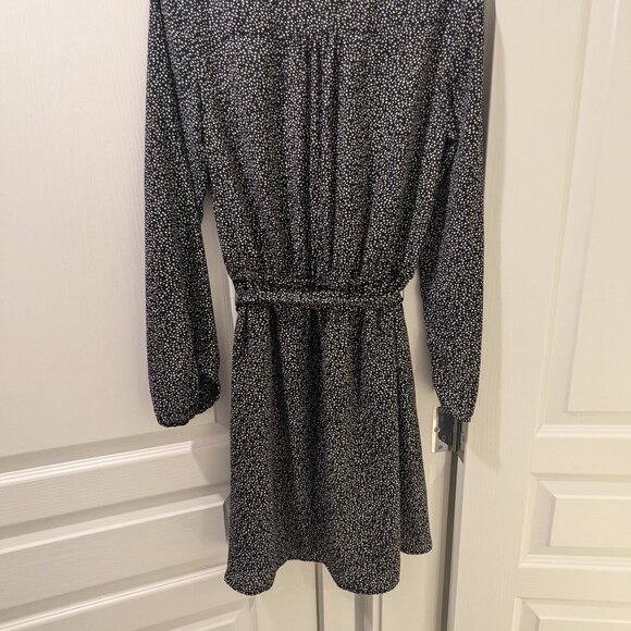 GAP Long Sleeved, V-Neck Dress, Size XS, Black with White Hearts - Picture 5 of 5